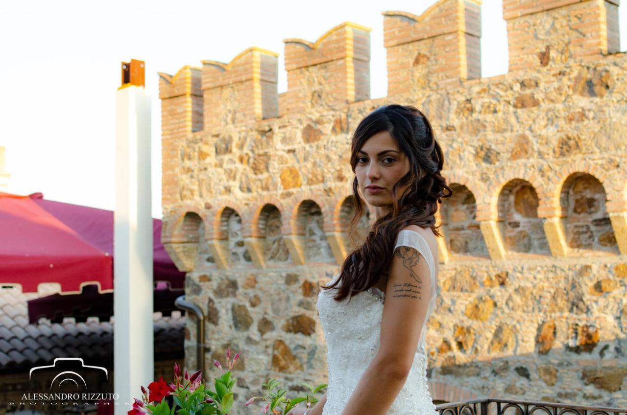 Le Due Torri Bed & Breakfast Filadelfia Екстериор снимка