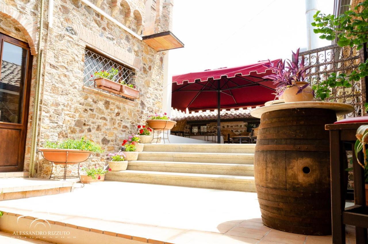 Le Due Torri Bed & Breakfast Filadelfia Екстериор снимка