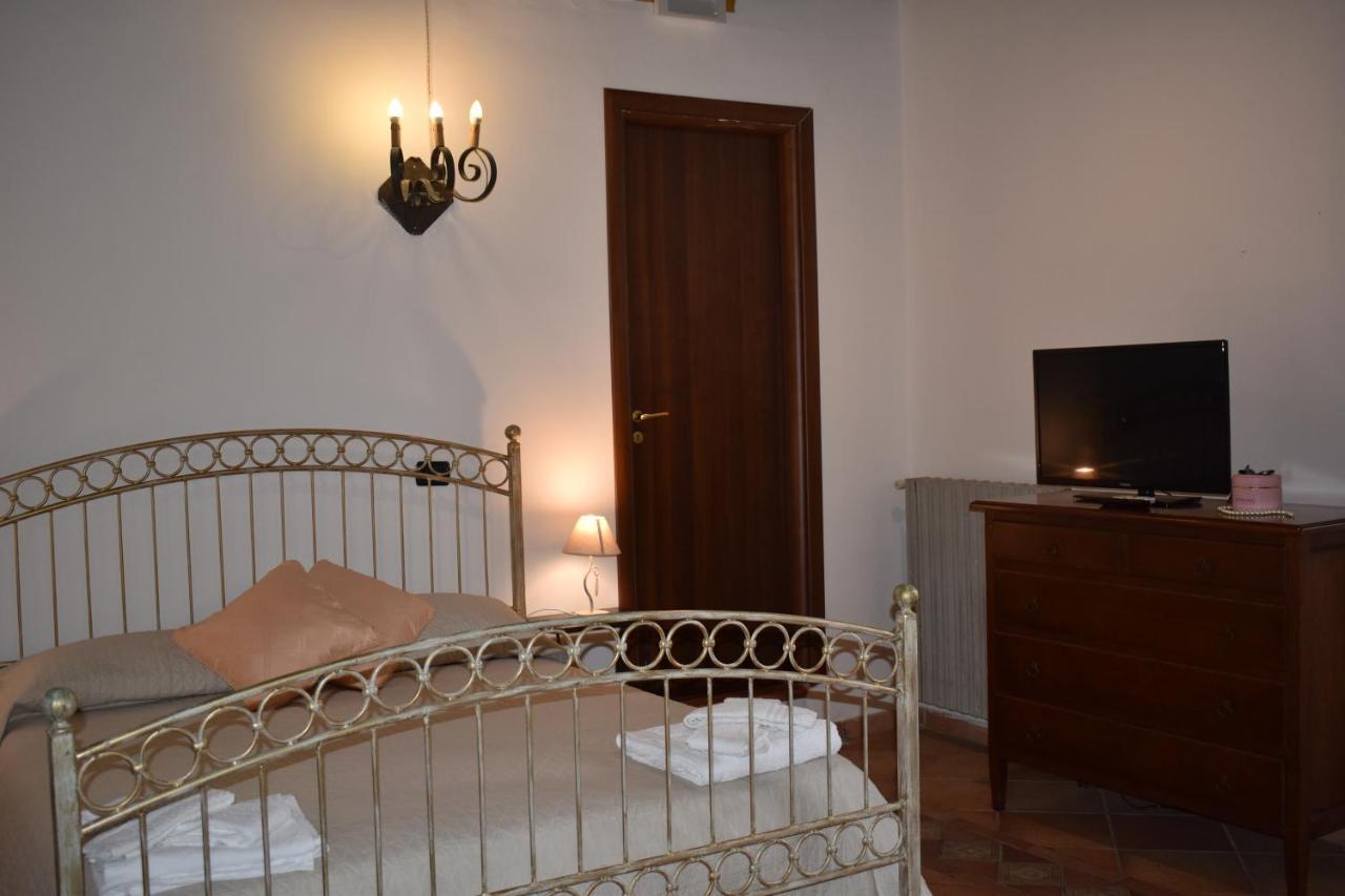 Le Due Torri Bed & Breakfast Filadelfia Екстериор снимка